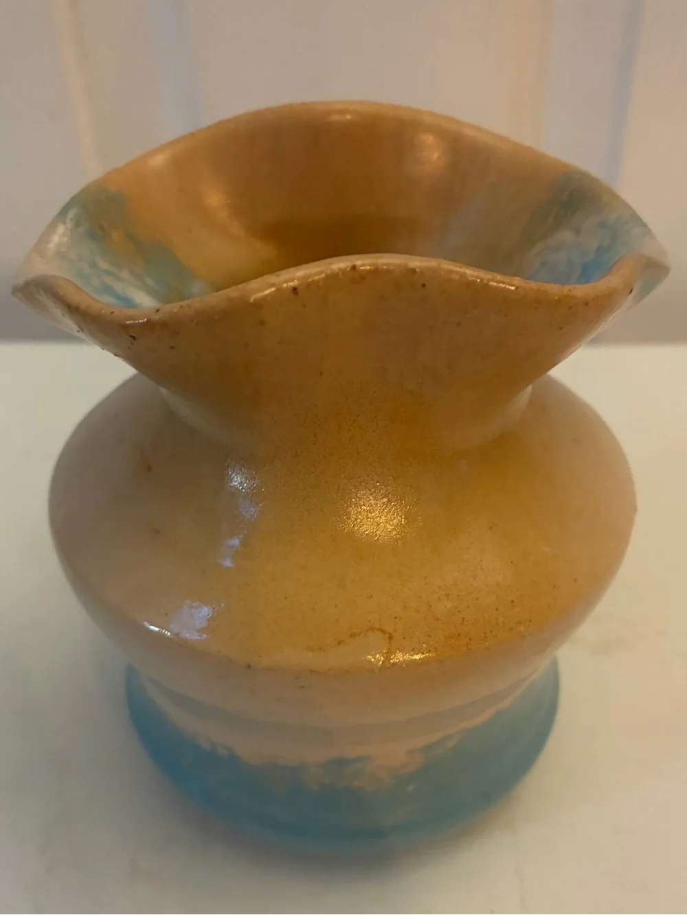 Vintage Stoneware Art Pottery Vase Ruffled Rim Blue Tan Drip Glaze MCM 4”
